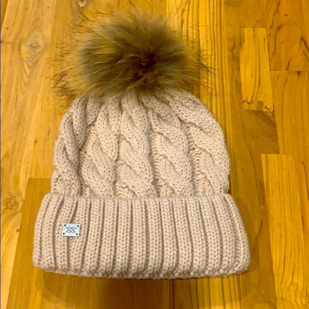 *NEW* Soia & Kyo Quartz Hat w/ Racconn Fur Pompom